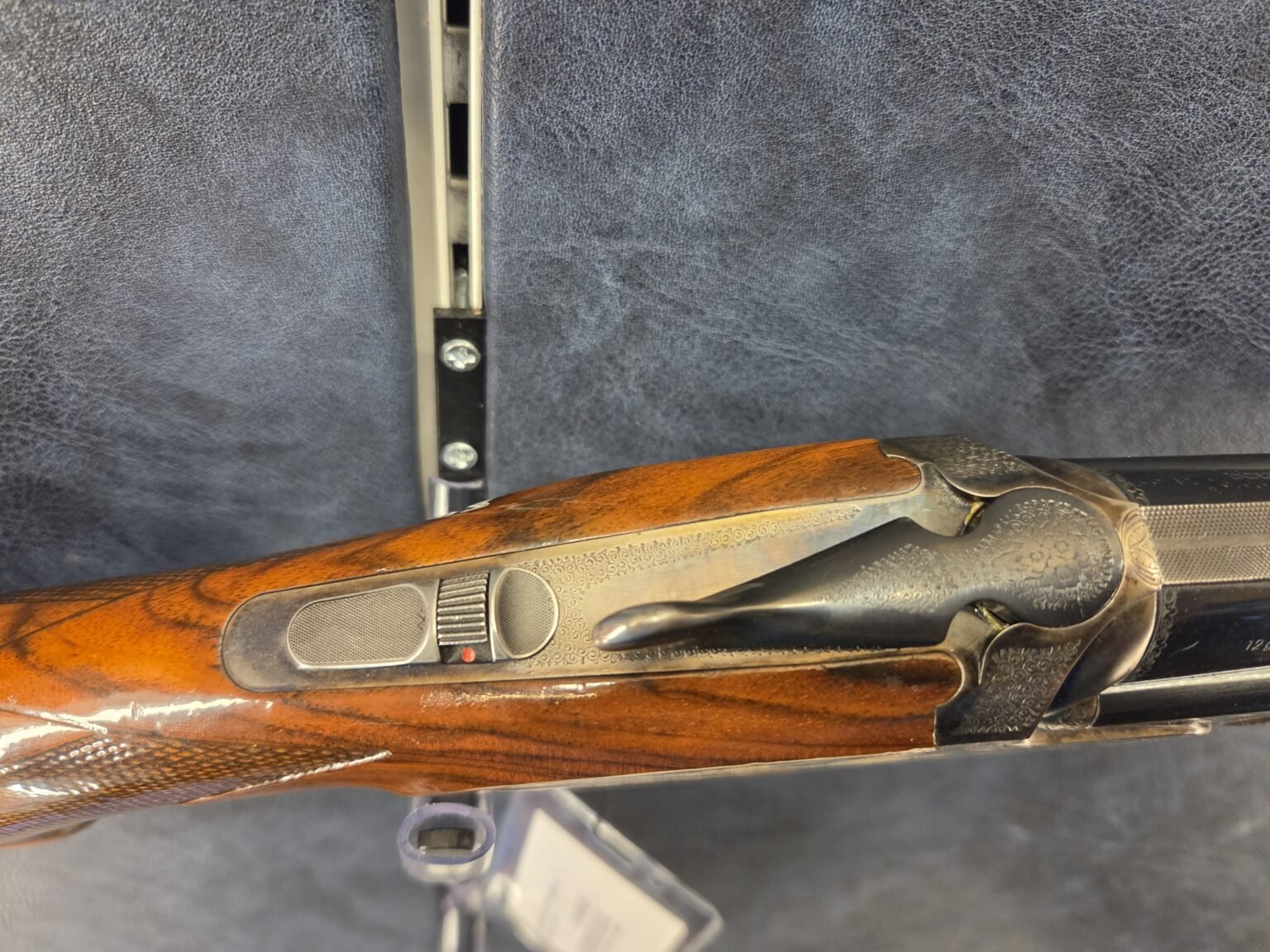 Top lever, safety and engraved receiver top of the Caesar Guerini Magnus Sporting Limited